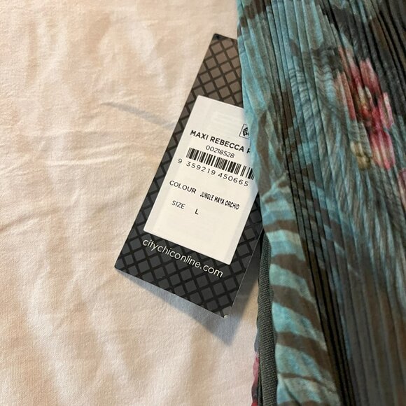 CITY CHIC DRESS - Picture 3 of 4